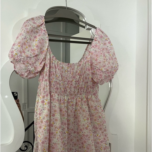 Elodie Dresses & Skirts - Elodie floral dress